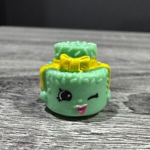Shopkins | Sweet Treats: Mint Green Sprinkle Lee Cake (5-091) - Mini Figure